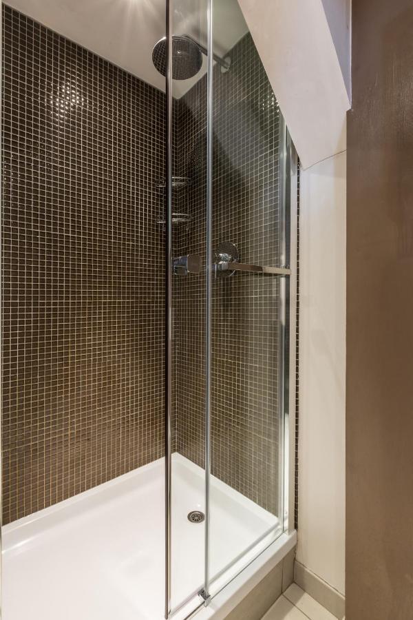 Apartment Vila 2 - Charming 2 Bedroom Haven In شامونكس المظهر الخارجي الصورة
